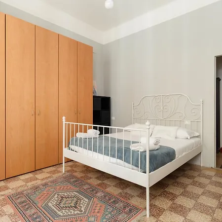 Guesthost - Spacious X6 Steps From Mm4 דירה *
